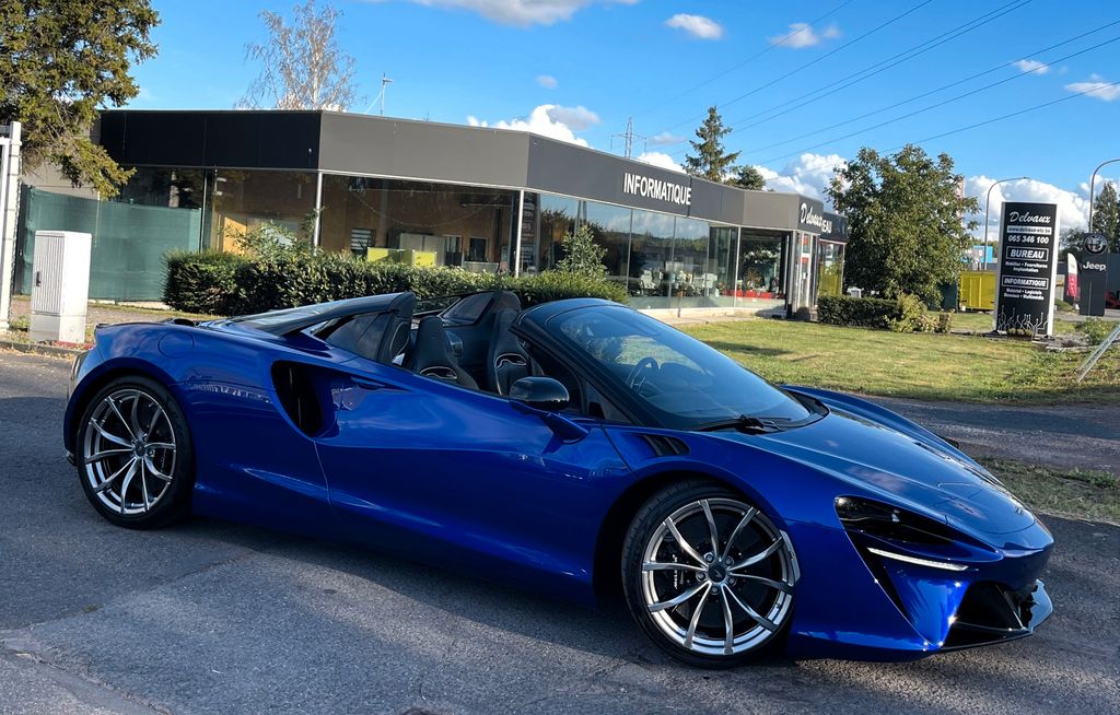 McLaren Artura 2024