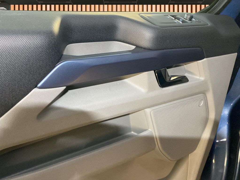 Ford Tourneo Custom 2025