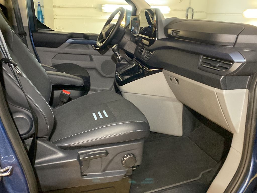 Ford Tourneo Custom 2025