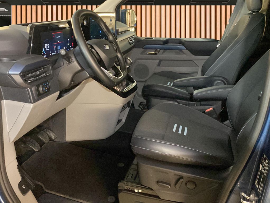 Ford Tourneo Custom 2025