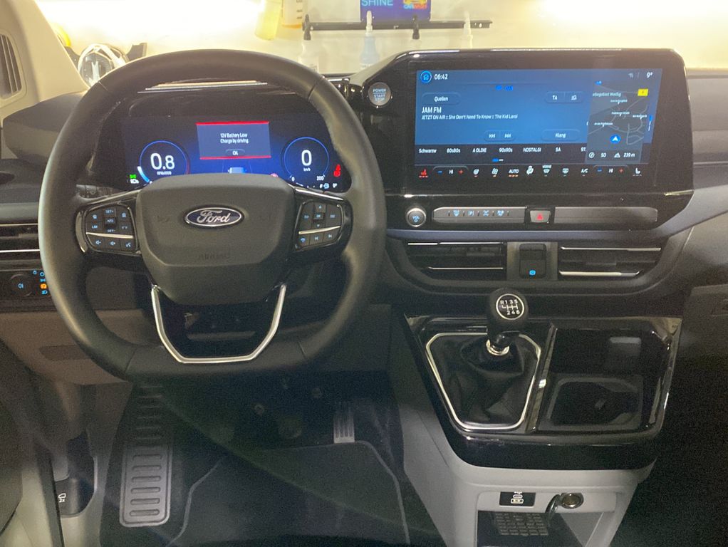 Ford Tourneo Custom 2025