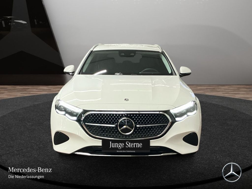 Mercedes-Benz E 300 2025