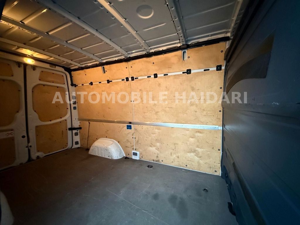 Mercedes-Benz Sprinter 2012