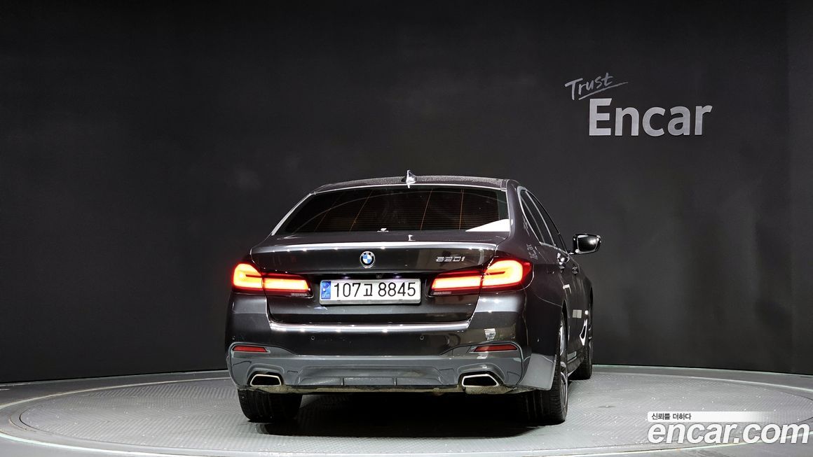 BMW 5-Series 2021