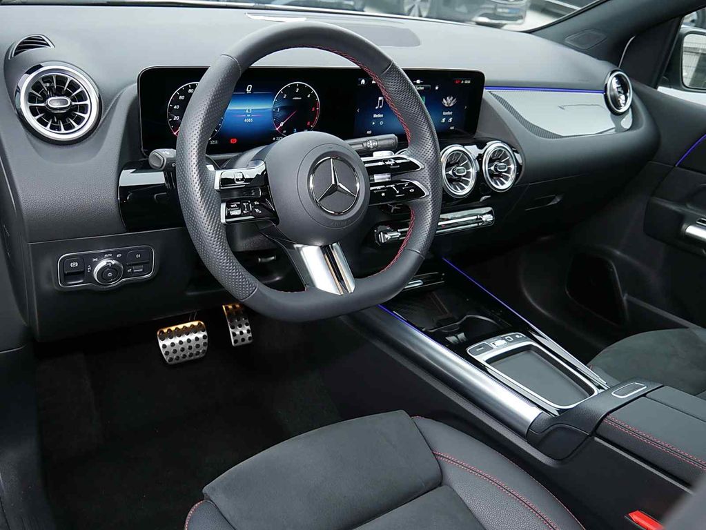 Mercedes-Benz B 220 2025