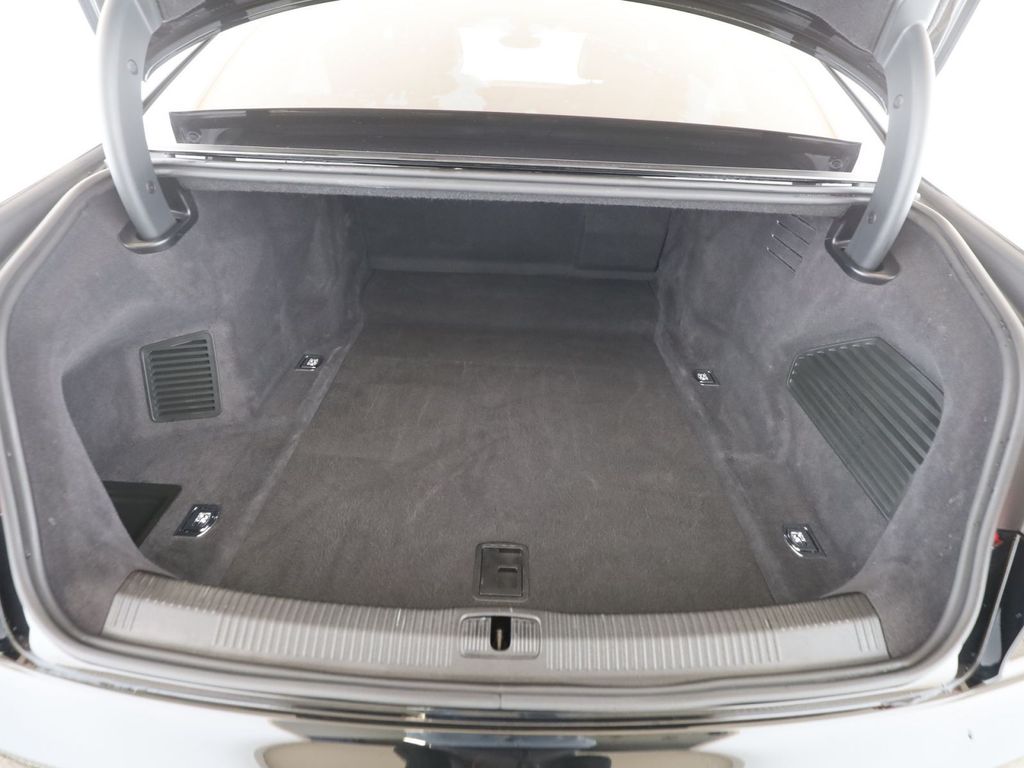 Audi A8 2023