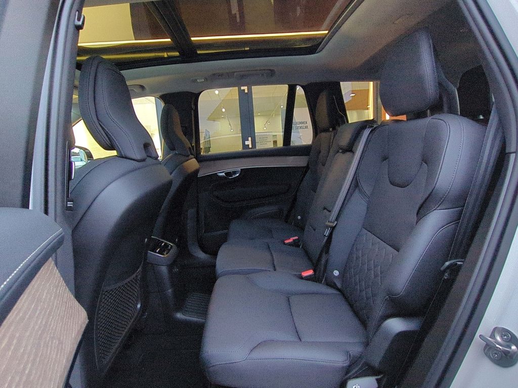 Volvo XC90 2025