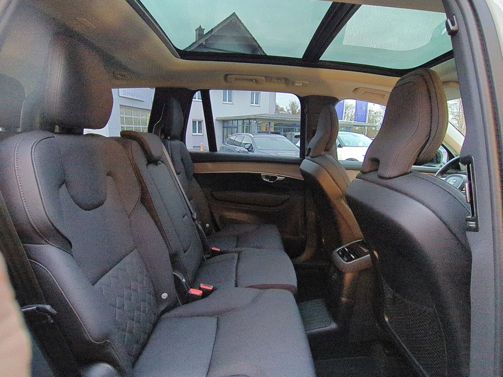 Volvo XC90 2025