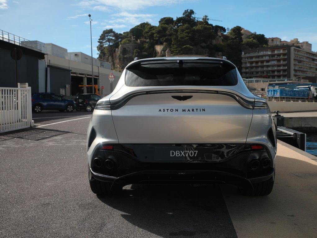 Aston Martin DBX