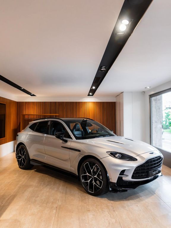 Aston Martin DBX