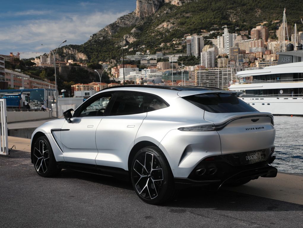 Aston Martin DBX