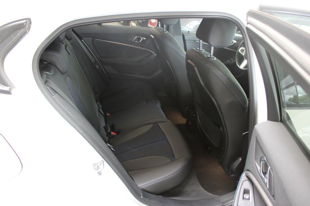 BMW 118 2022