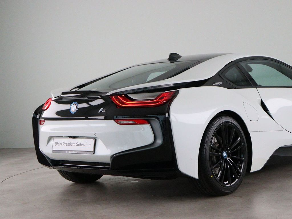 BMW i8 2020
