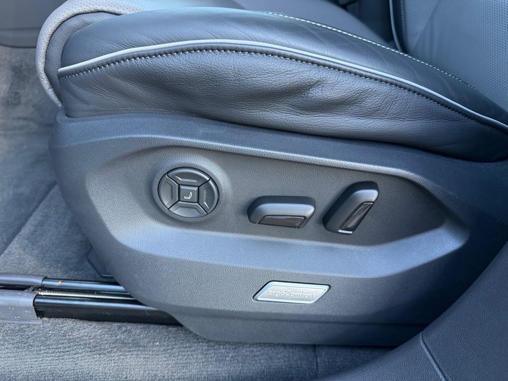 Volkswagen Touareg 2025