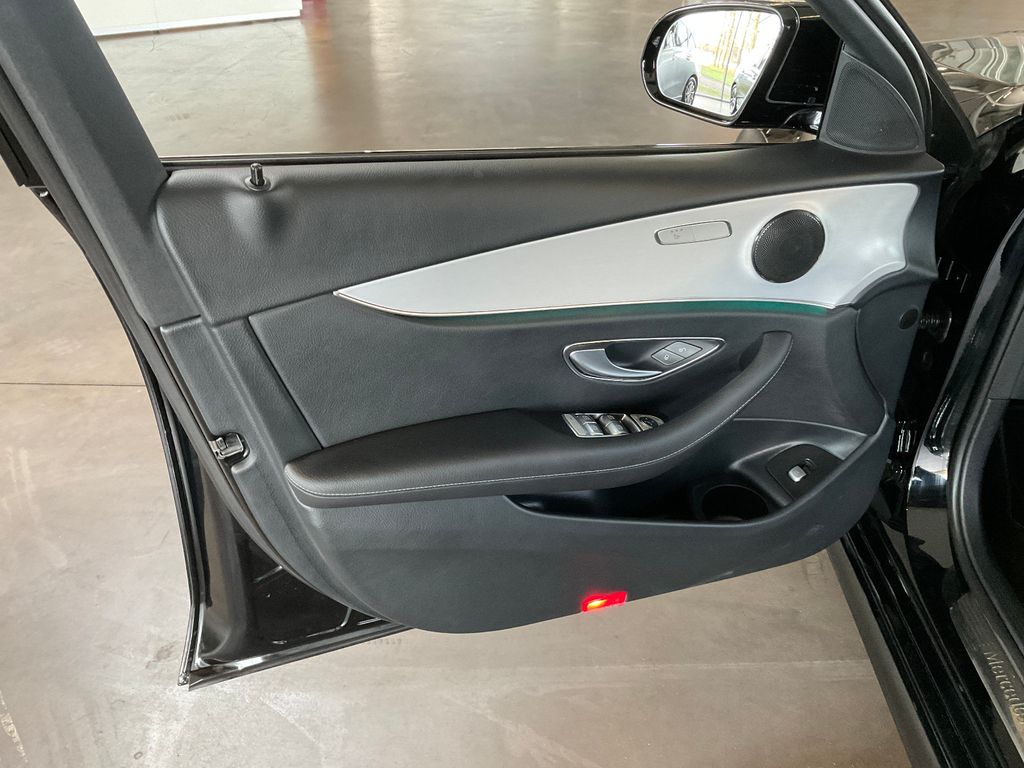 Mercedes-Benz E 300 2023