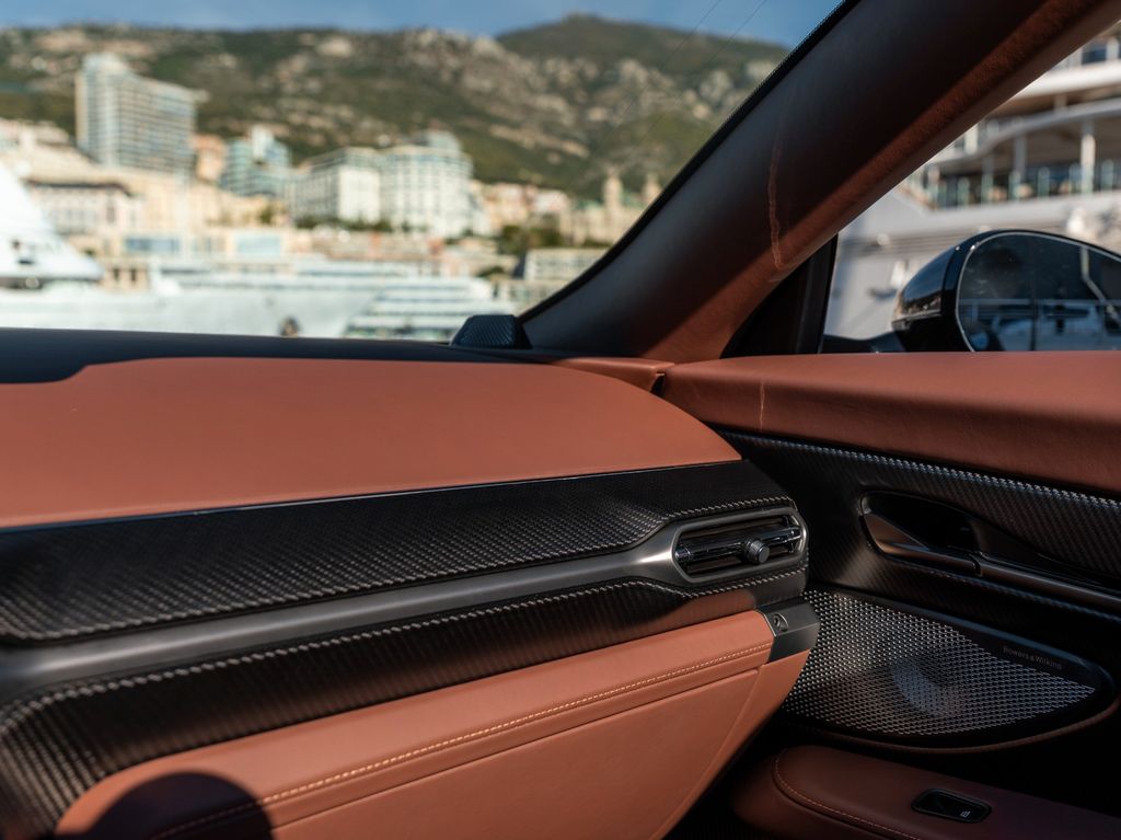 Aston Martin Vanquish