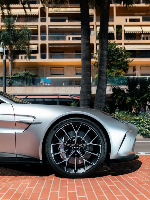 Aston Martin V8 Vantage