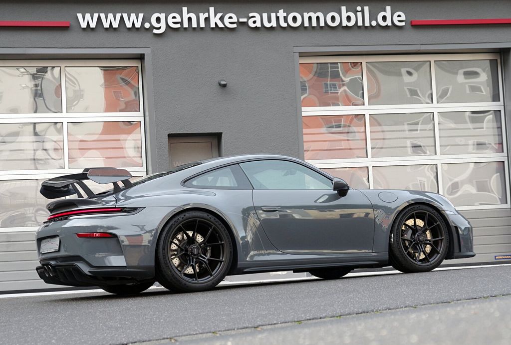 Porsche 992 2025