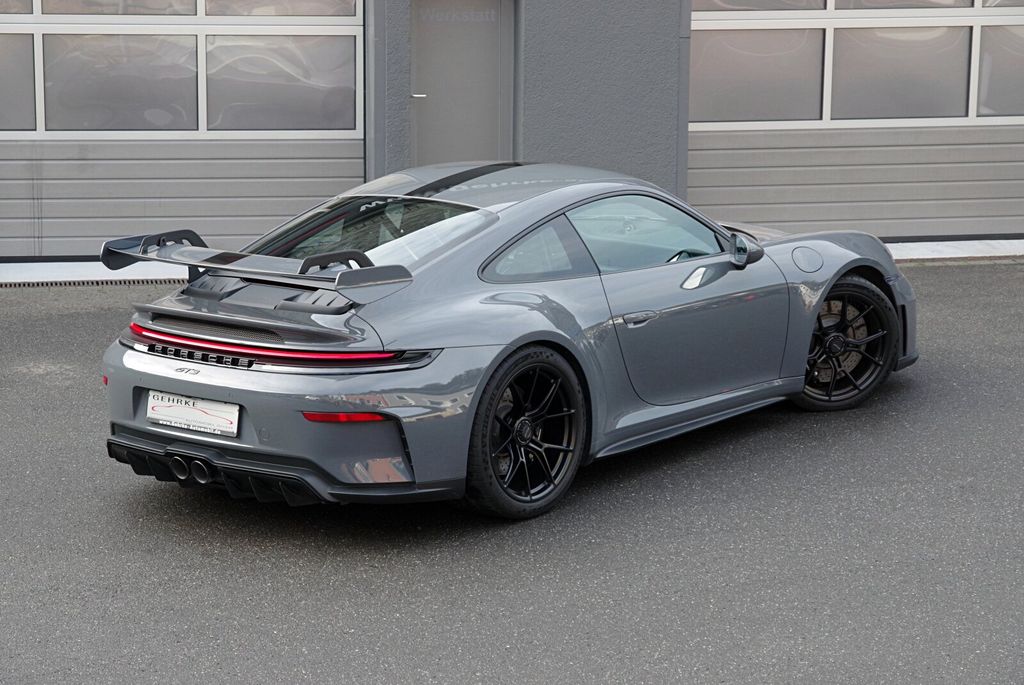 Porsche 992 2025