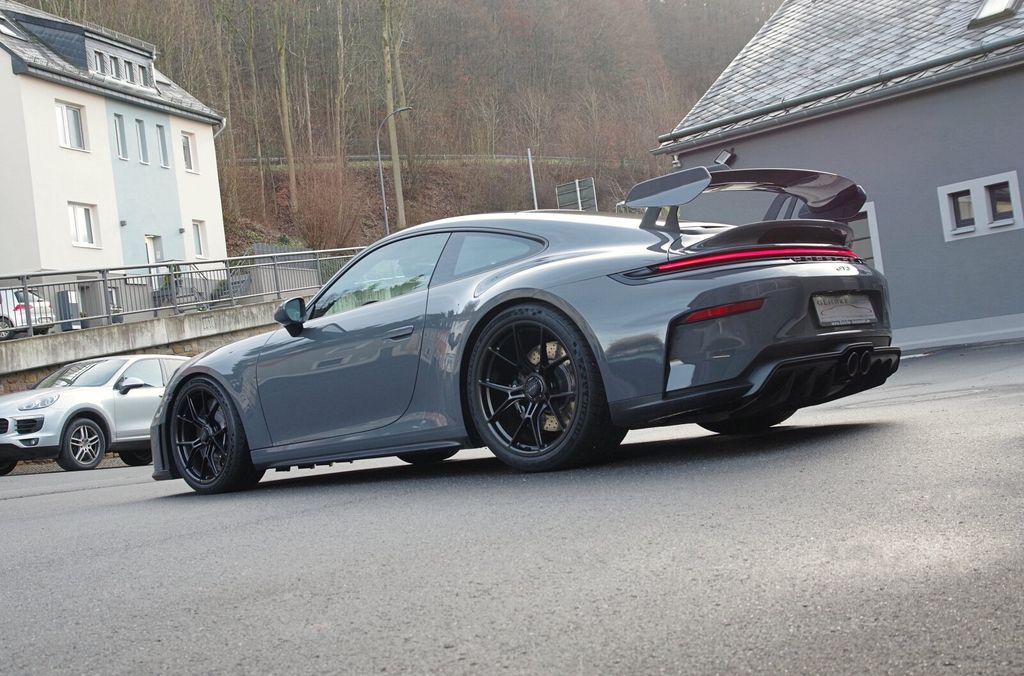 Porsche 992 2025