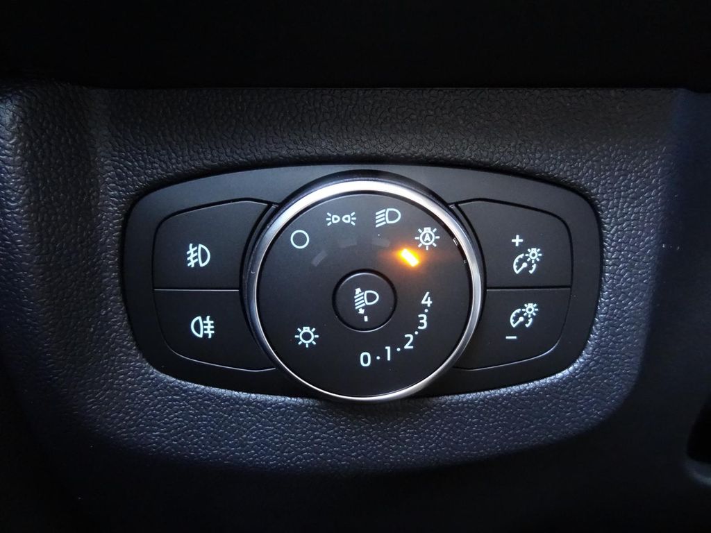 Ford Tourneo Courier 2025