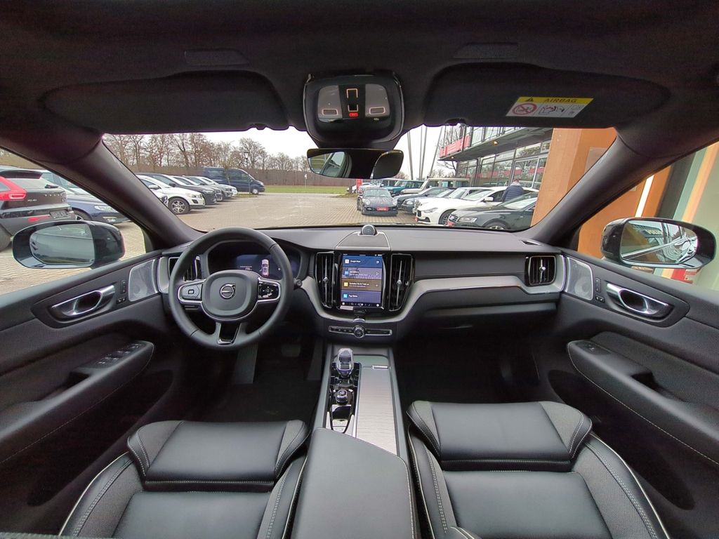 Volvo XC60 2025