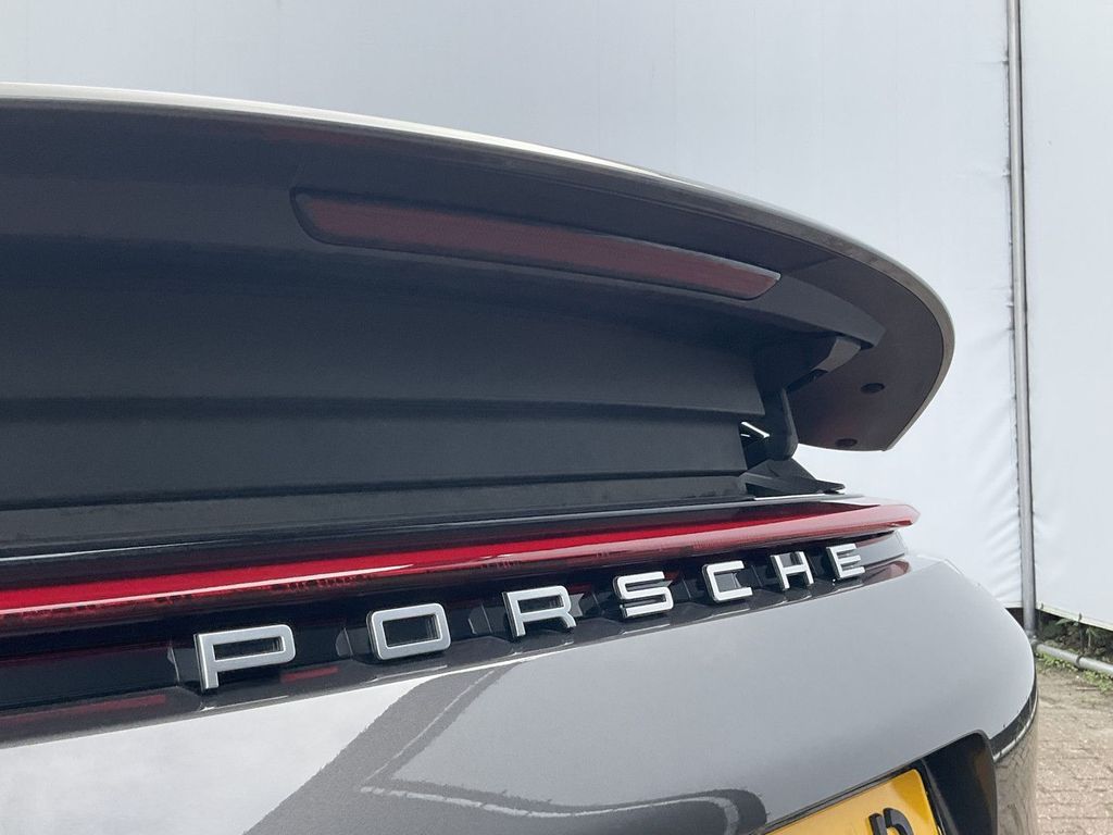 Porsche 992 2019