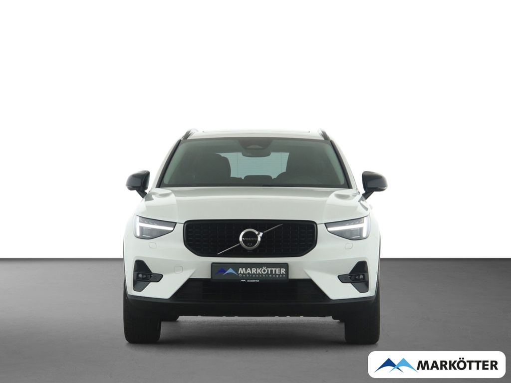 Volvo XC40 2025