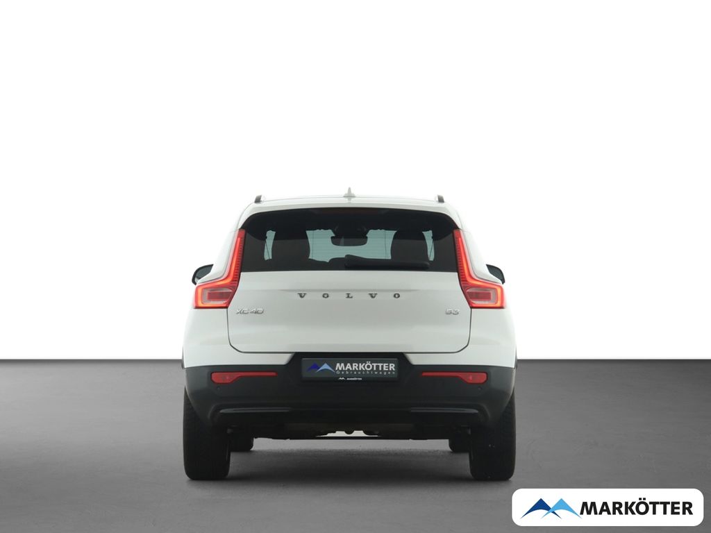 Volvo XC40 2025