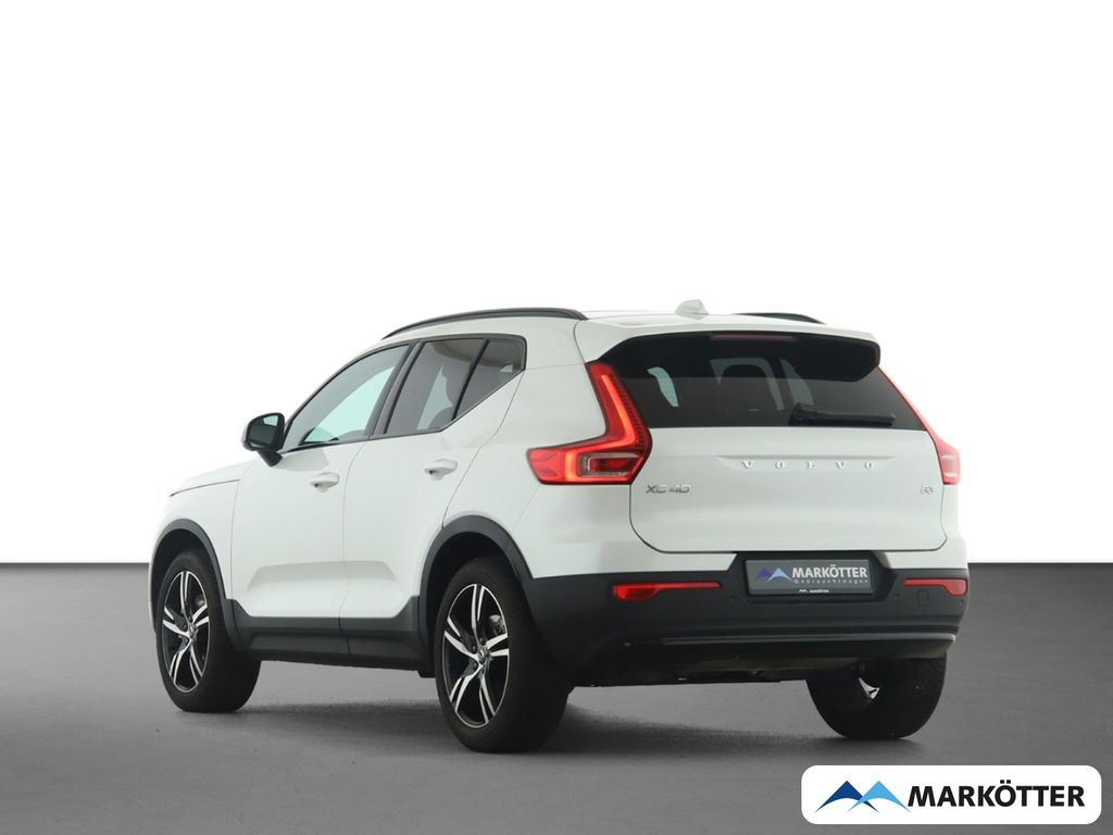 Volvo XC40 2025