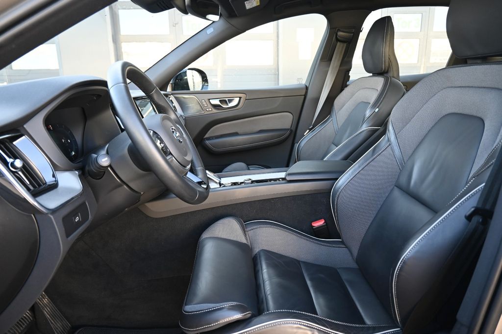 Volvo XC60 2022