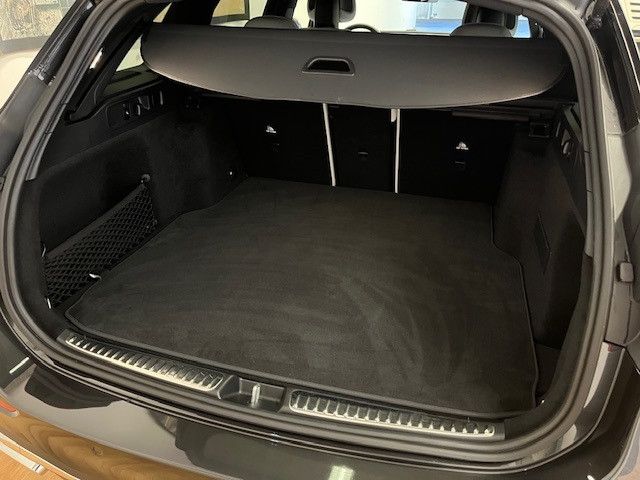 Mercedes-Benz C 300 2025