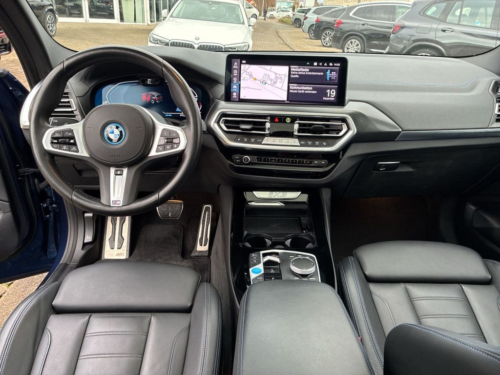 BMW iX3 2023