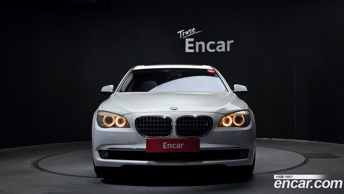 BMW 7-Series 2010