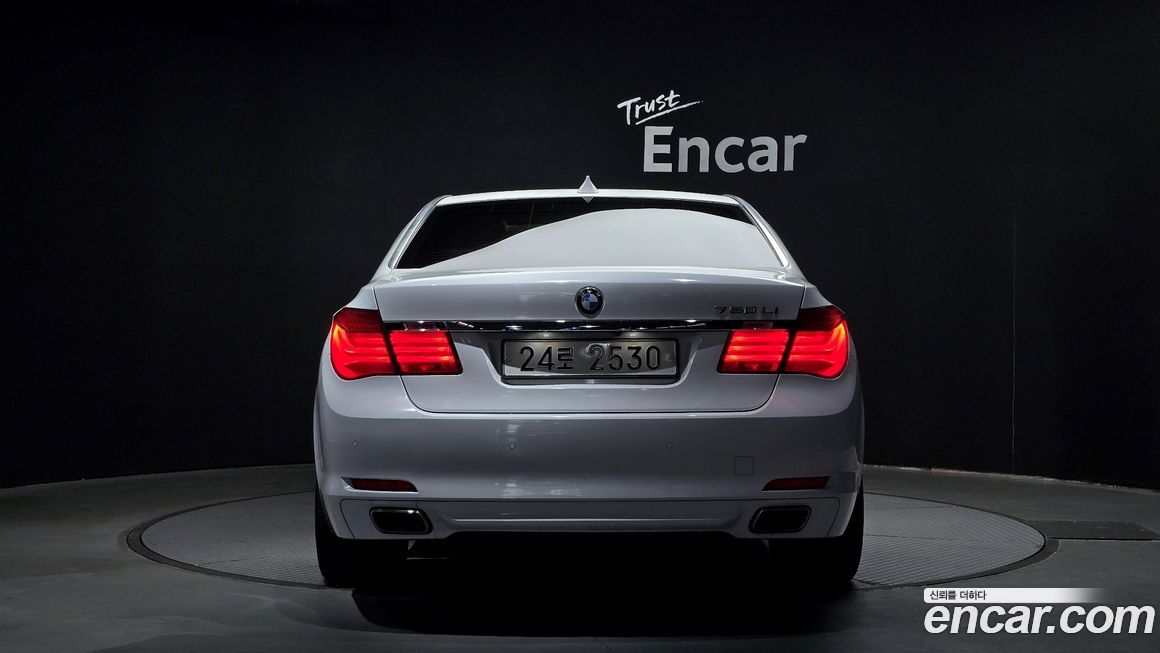 BMW 7-Series 2010