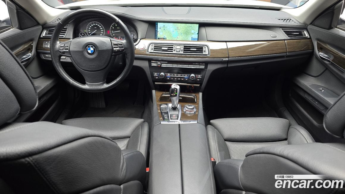BMW 7-Series 2010