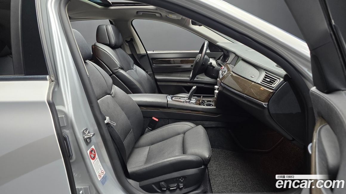 BMW 7-Series 2010
