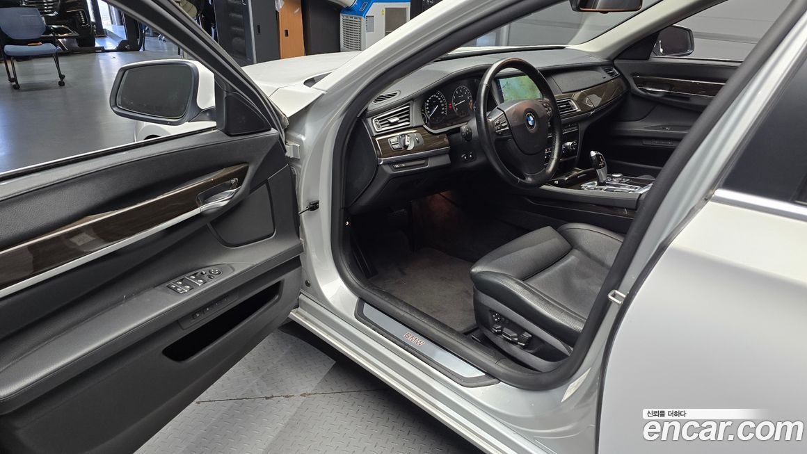 BMW 7-Series 2010