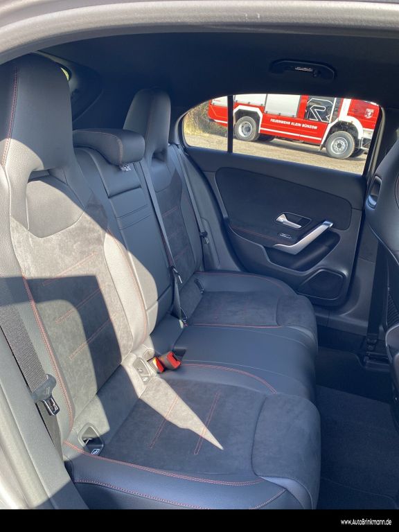 Mercedes-Benz A 200 2025
