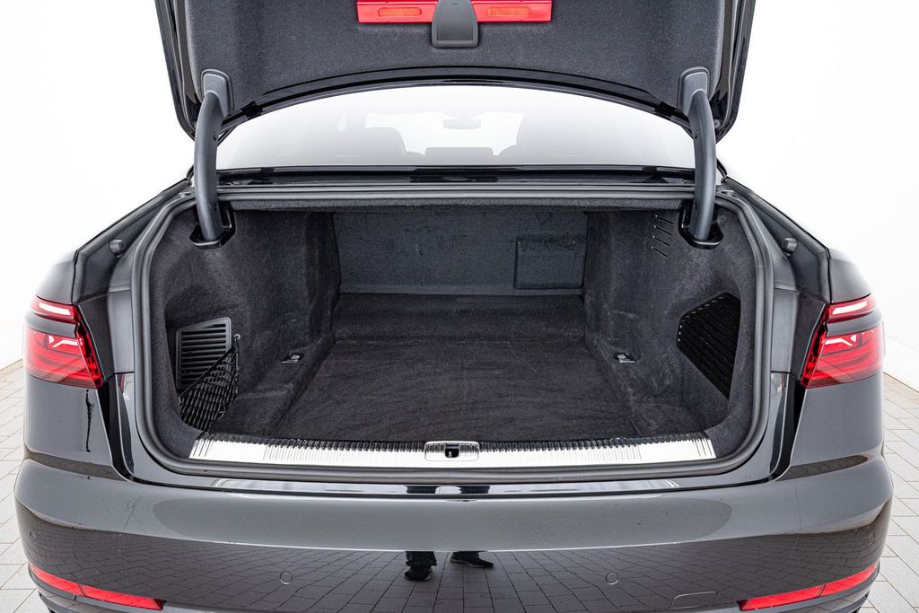 Audi A8 2023