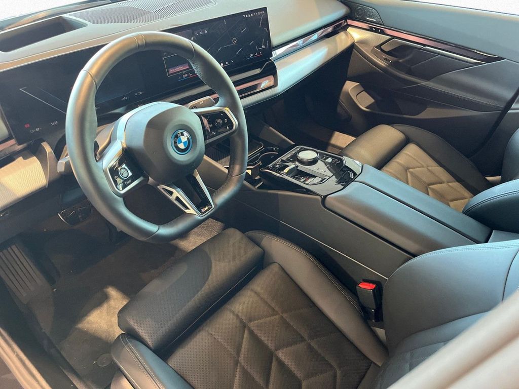 BMW i5 2025