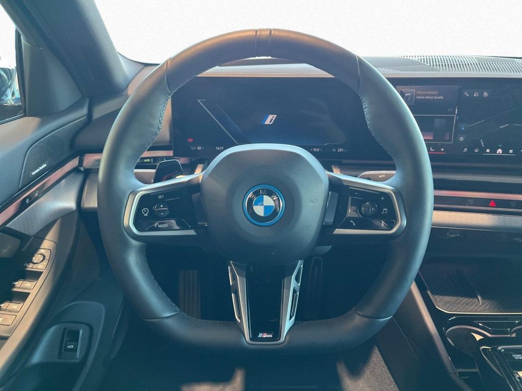 BMW i5 2025