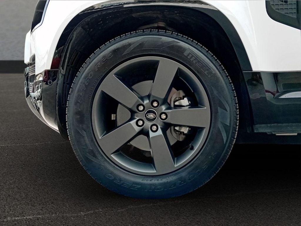 Land Rover Defender 2025