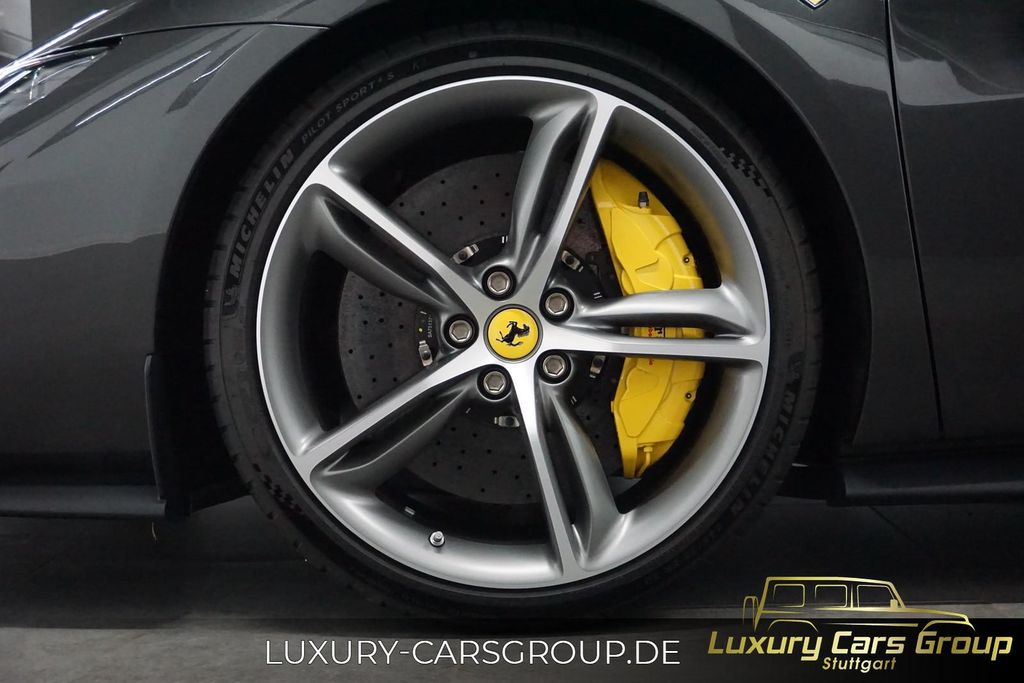 Ferrari 296 GTB 2023