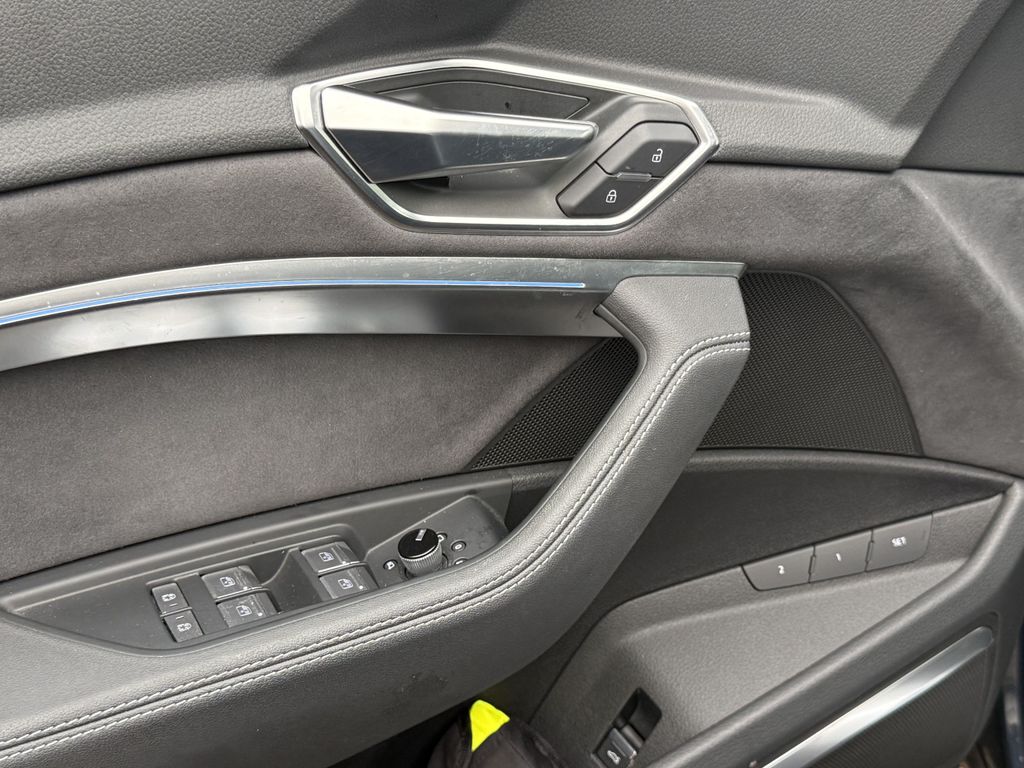Audi e-tron 2022