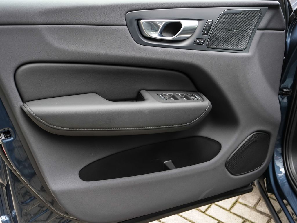 Volvo XC60 2025