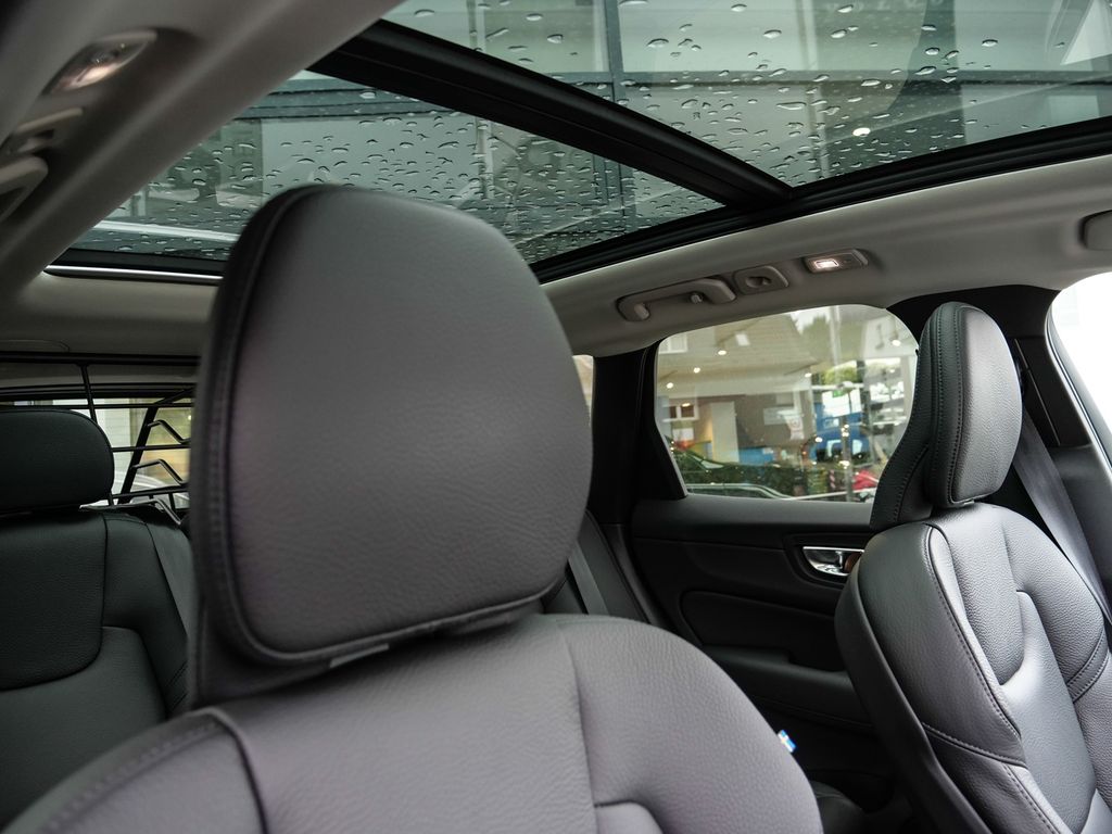 Volvo XC60 2025