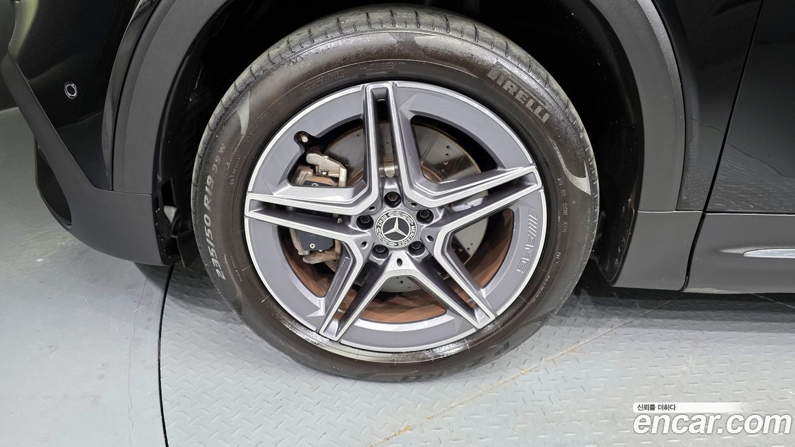 Mercedes-Benz GLB-Class 2020