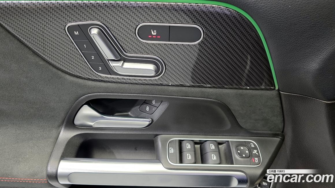 Mercedes-Benz GLB-Class 2020