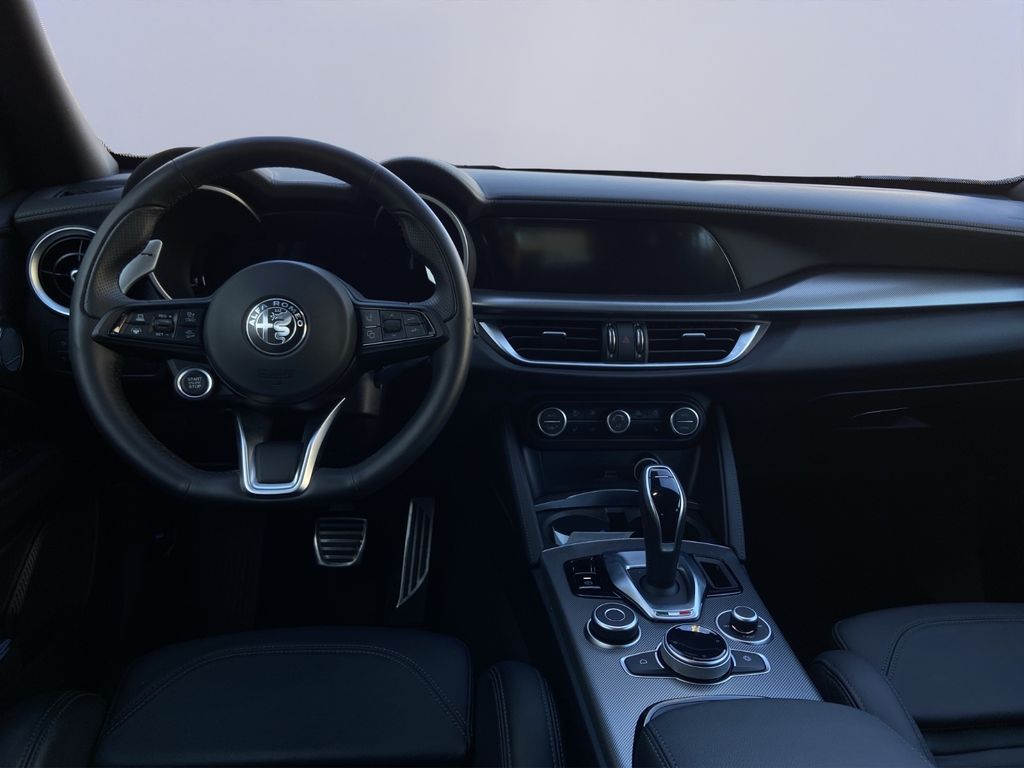 Alfa Romeo Stelvio 2023